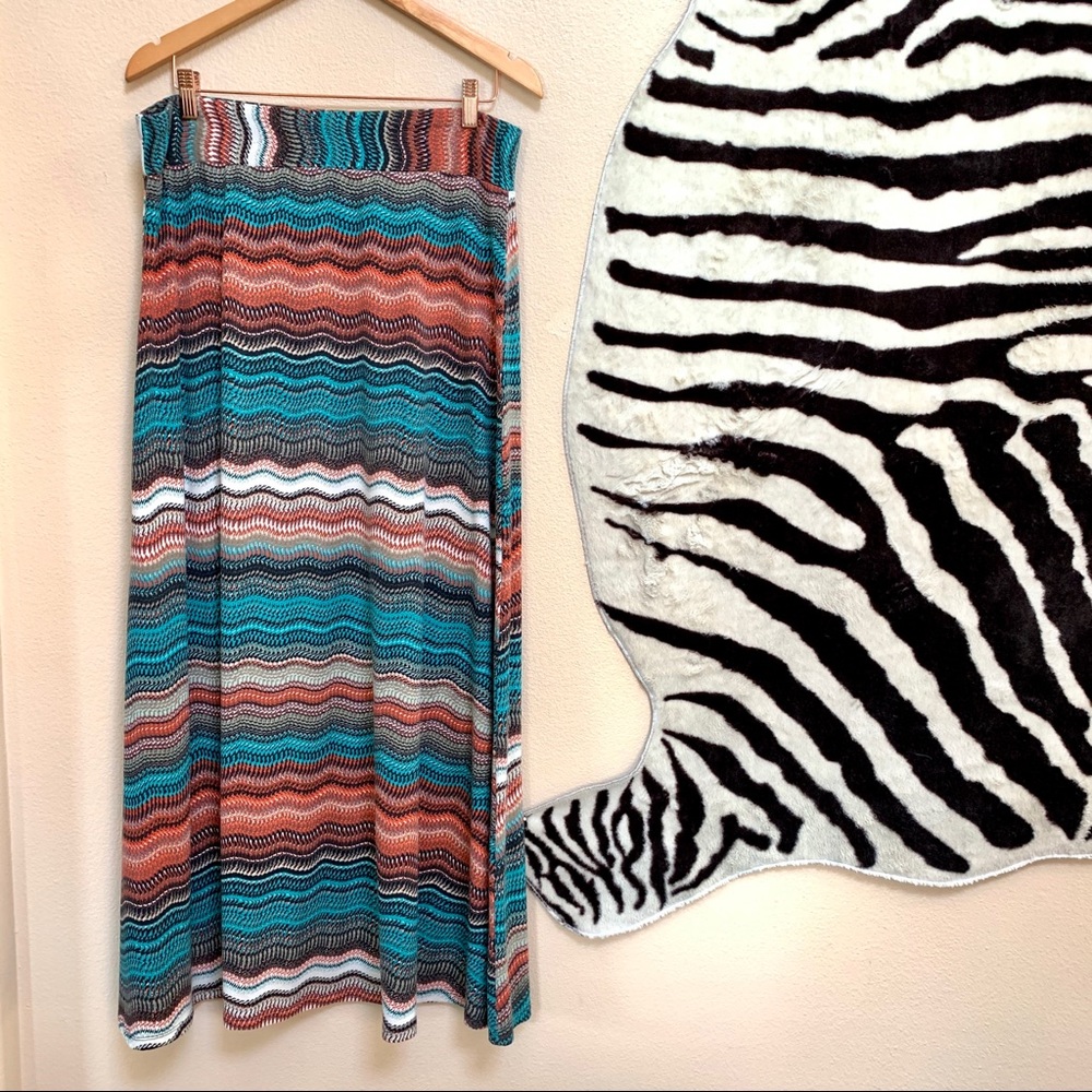 TOZ & ALI MAXI SKIRT SIZE L